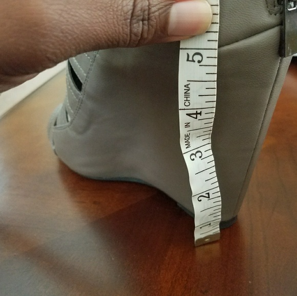 Grey wedges - Picture 4 of 4